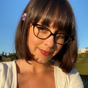 Meet your Posher, Olivia